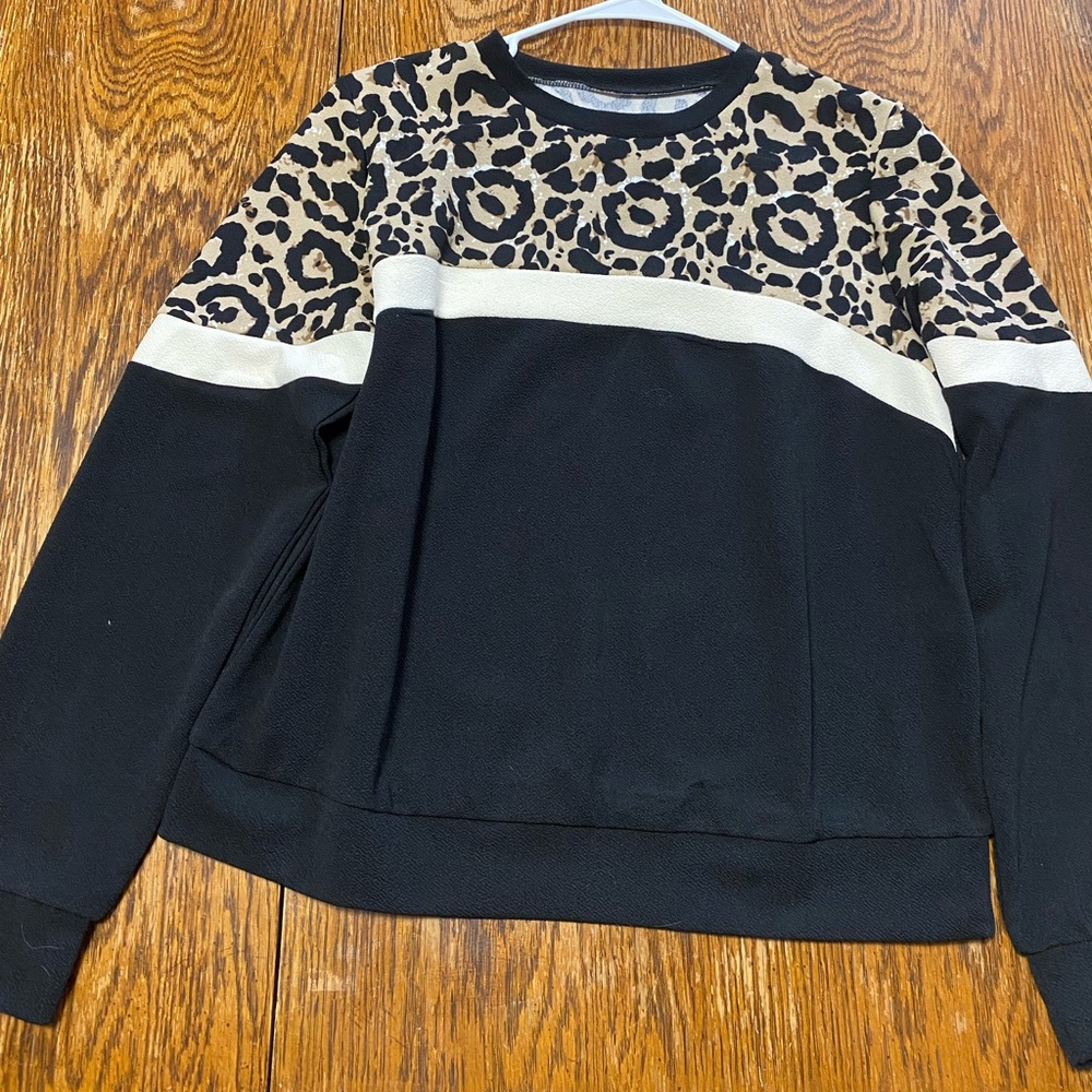Womens long sleeve shirt size L